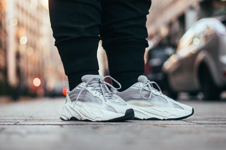 yeezy 700 static 3m