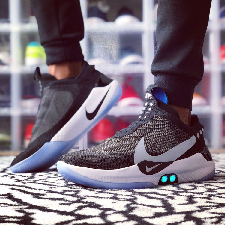 nike adapt all black