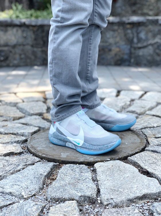 nike adapt bb mag on feet