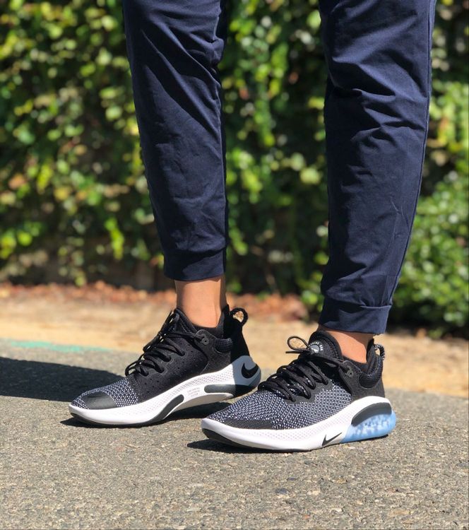 nike flyknit trainer oreo on feet