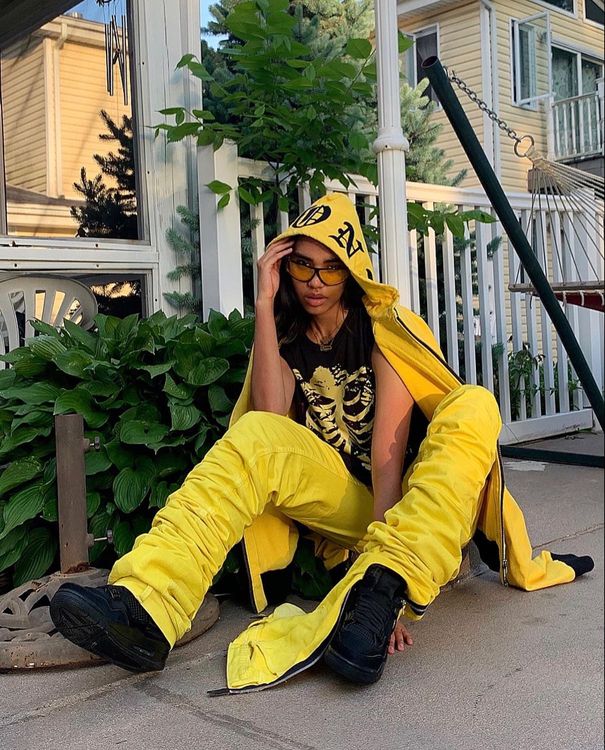 jordan 4 olivia kim on feet