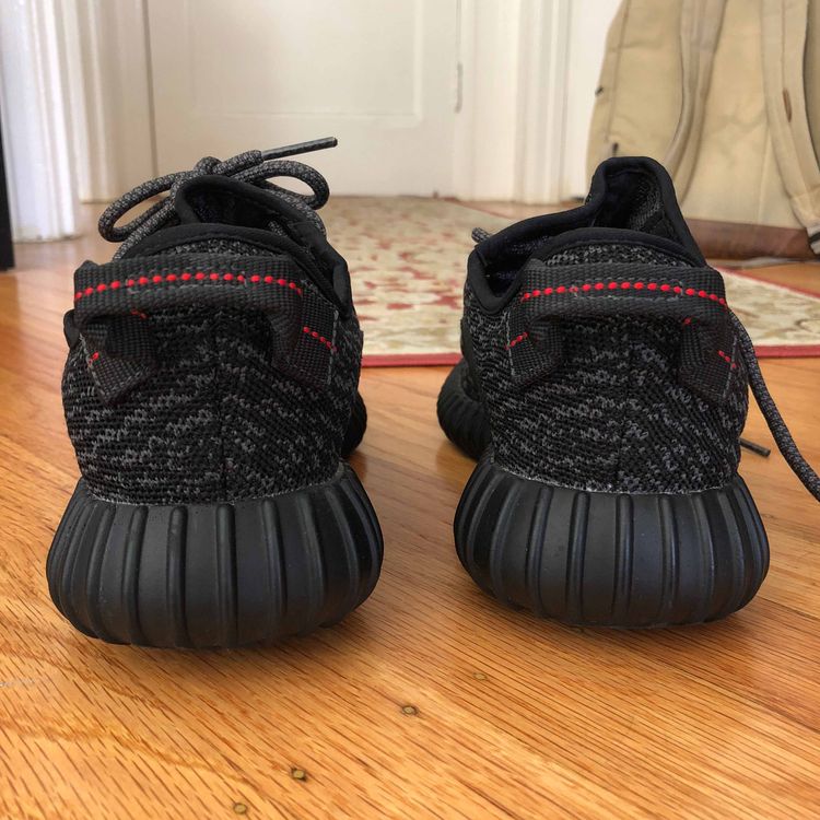 Chưa tới giờ lên kệ giày Yeezy 350 V2 đã được nhiều bạn