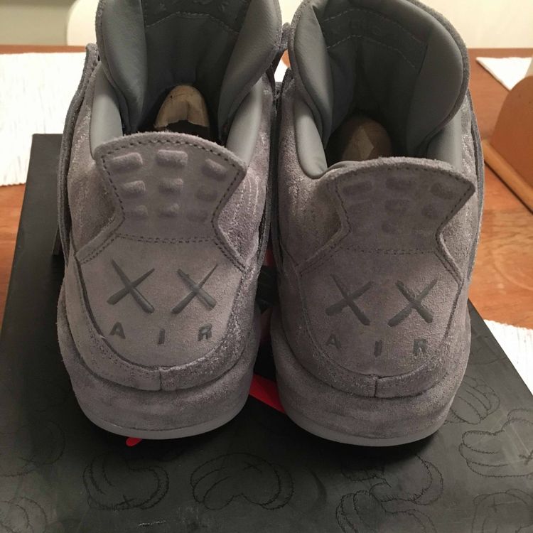 air jordan 4 retro x kaws cool greycool greywhite