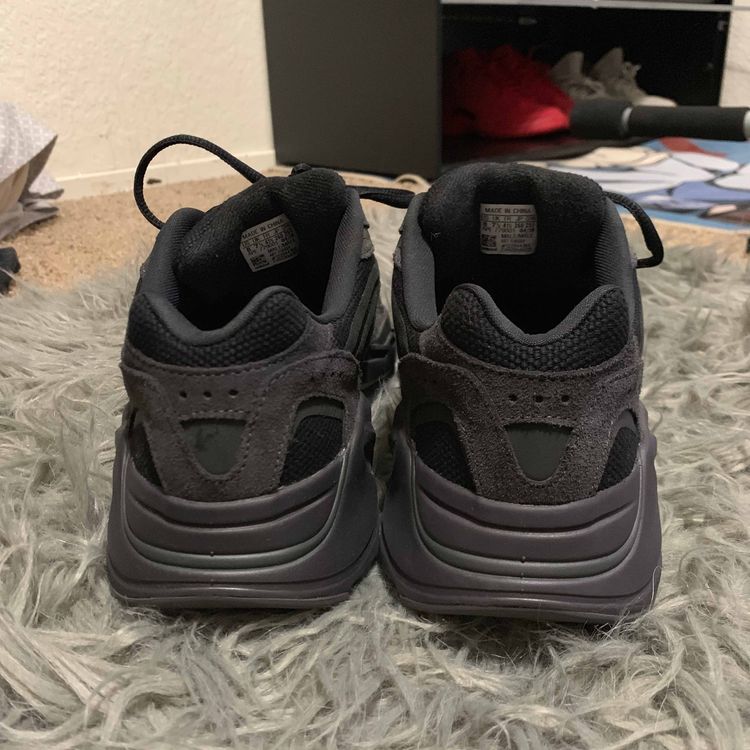 yeezy 700 vanta goat