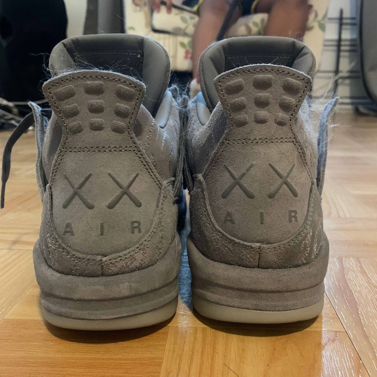 kaws x air jordan 4 retro
