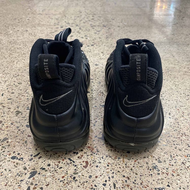 foamposite black and grey