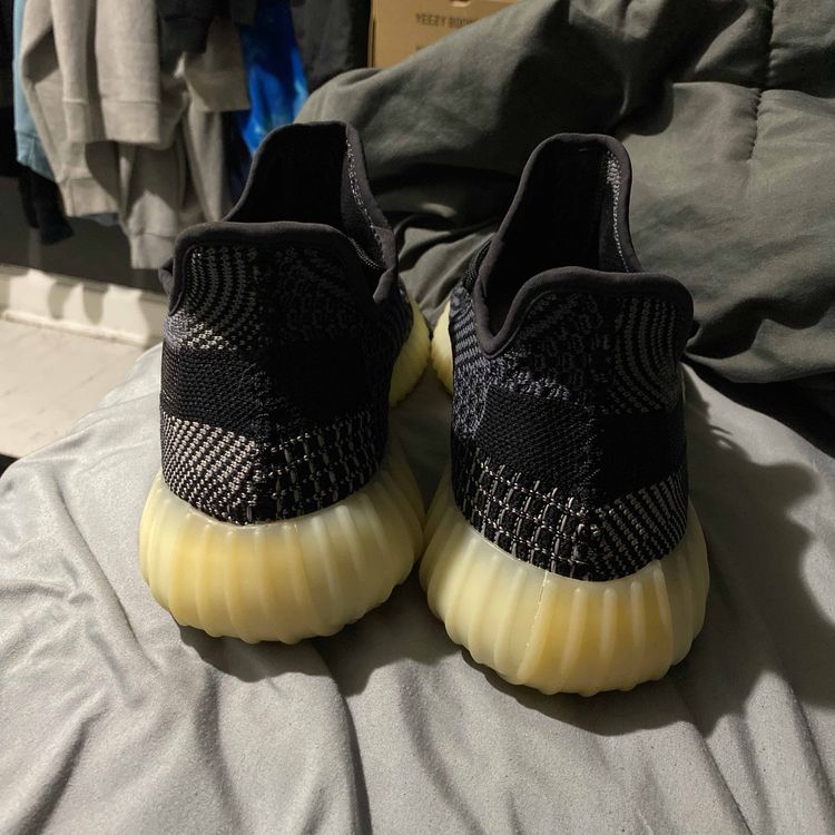 goat yeezy carbon