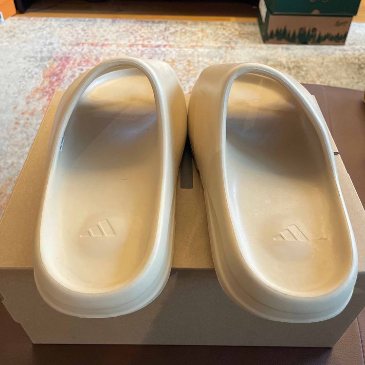Yeezy Slides 'Desert Sand' - adidas - FW6344 | GOAT
