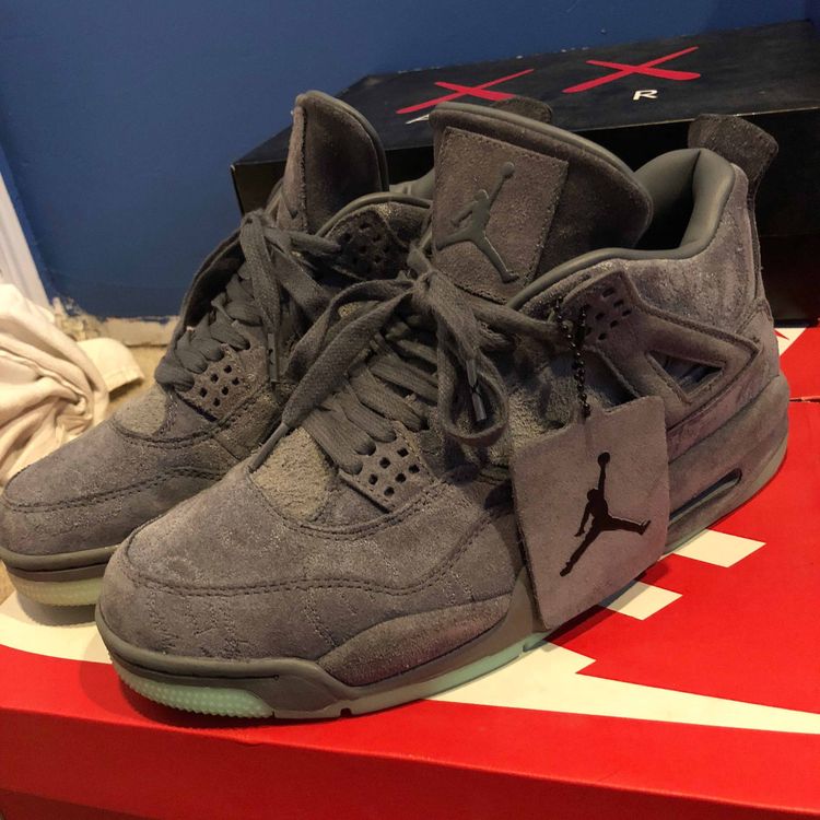 air jordan 4 retro x kaws cool greycool greywhite