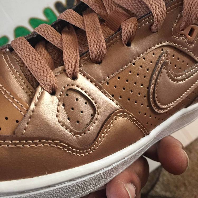 Wmns Son Of Force Mid Metallic Red Bronze Nike 991 Goat