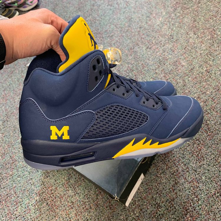 jordan retro 5 michigan
