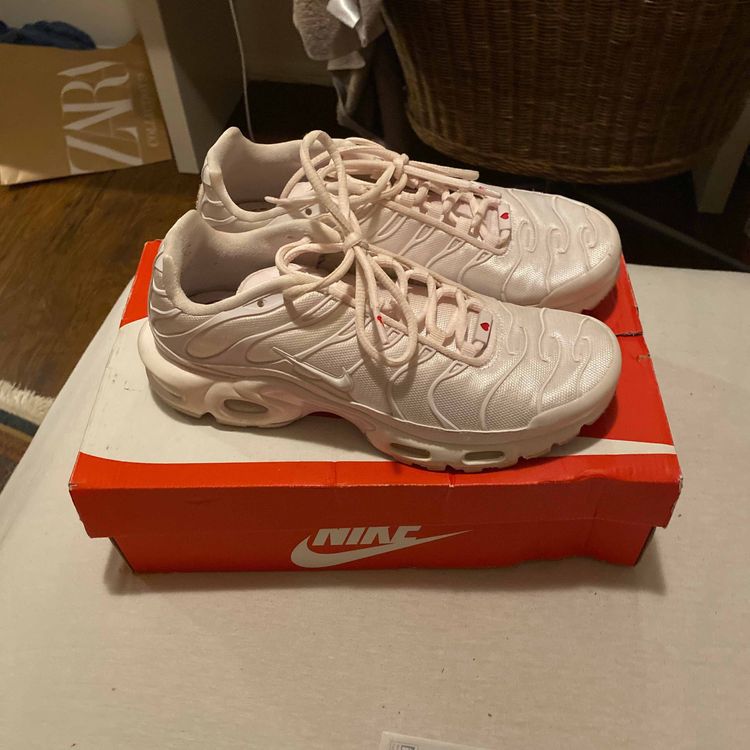 nike air max plus tn se pale pink
