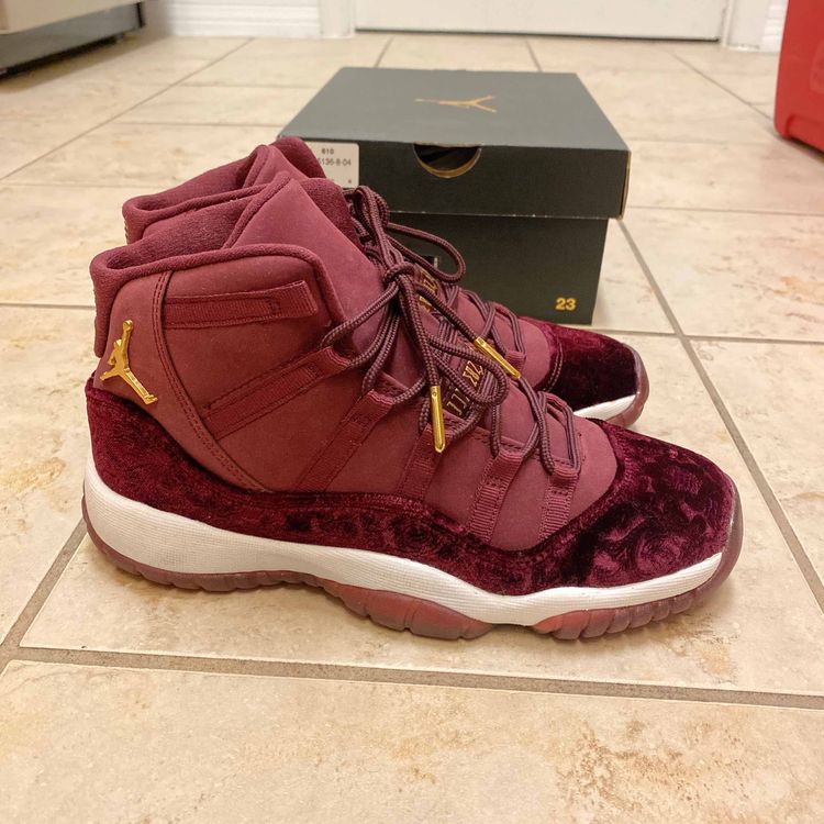 jordan retro 11 velvet
