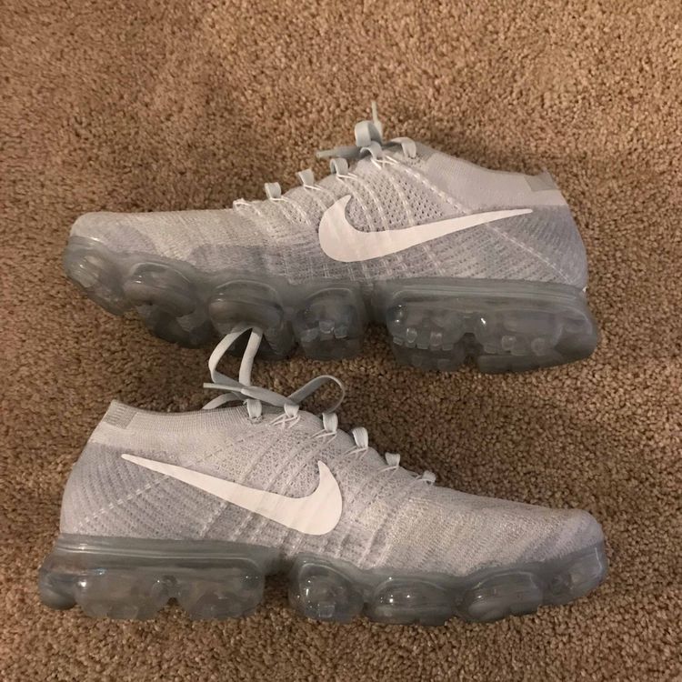 pure platinum vapormax 2