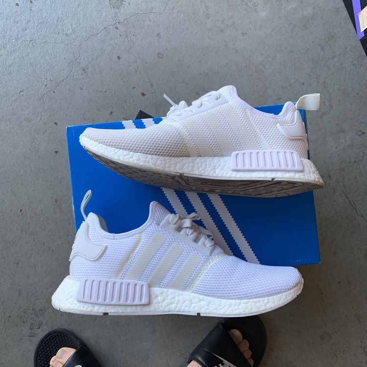 nmd r1 all white