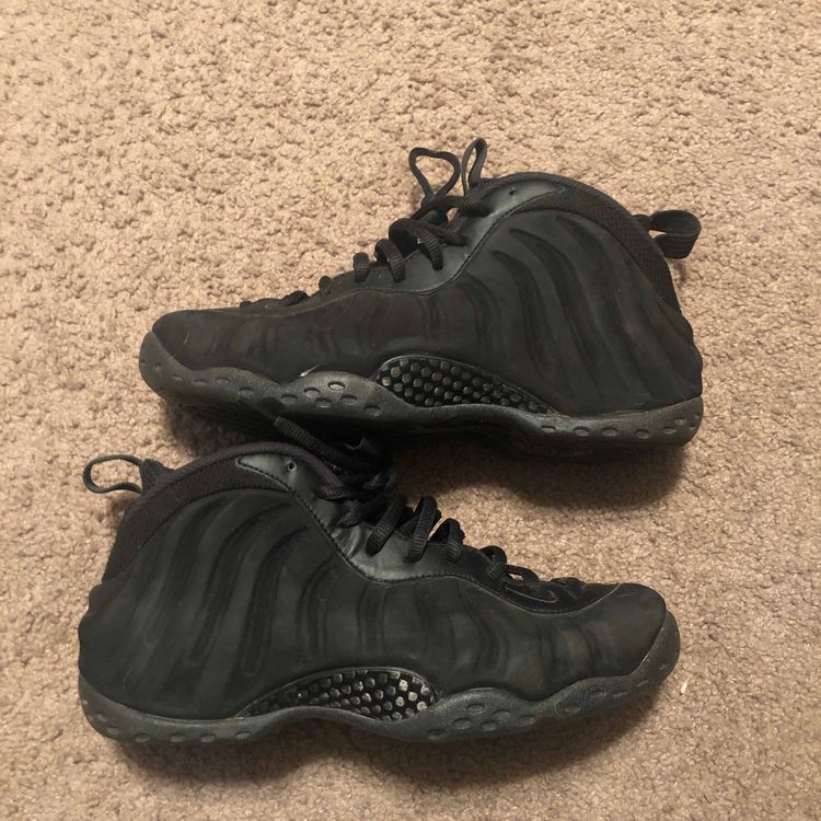 black nike foamposite one