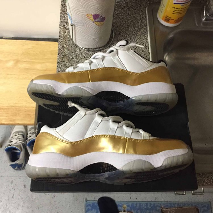 air jordan 11 retro low closing ceremony mens