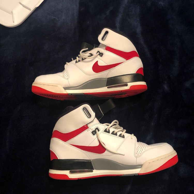 nike air revolution white red