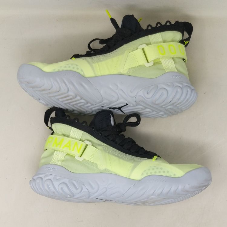 jordan proto react barely volt
