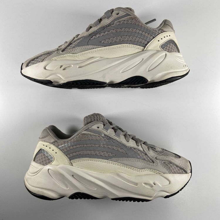 yeezy 700 static goat