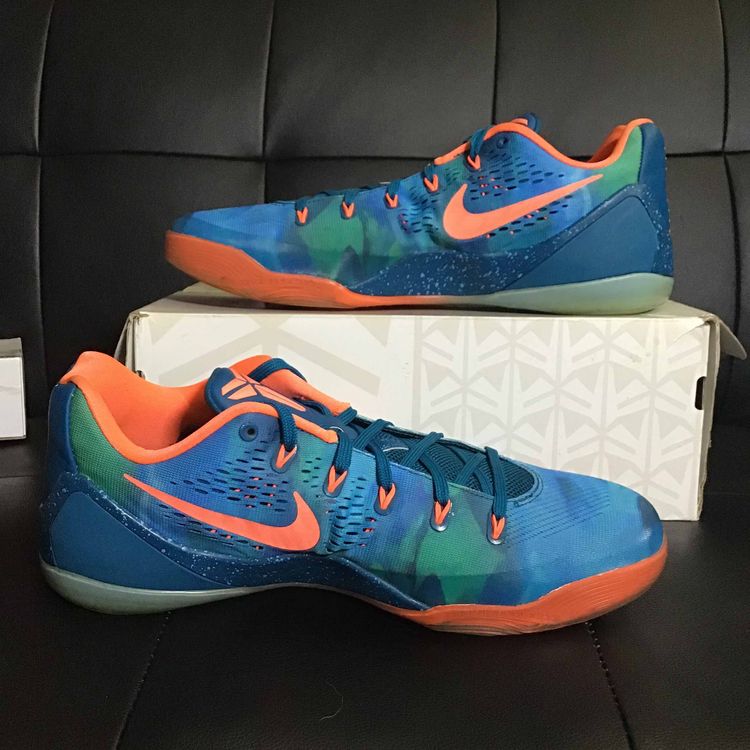 nike peach running shoes