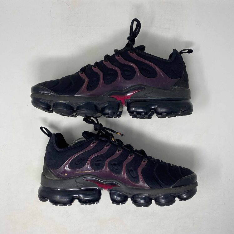nike air vapormax plus black/noble red/reflect silver