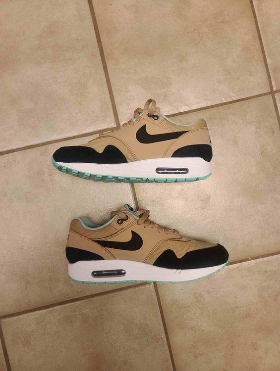 nike air max 1 desert black green glow