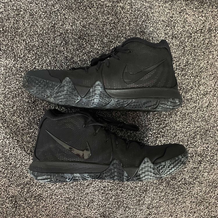 kyrie 4 blackout