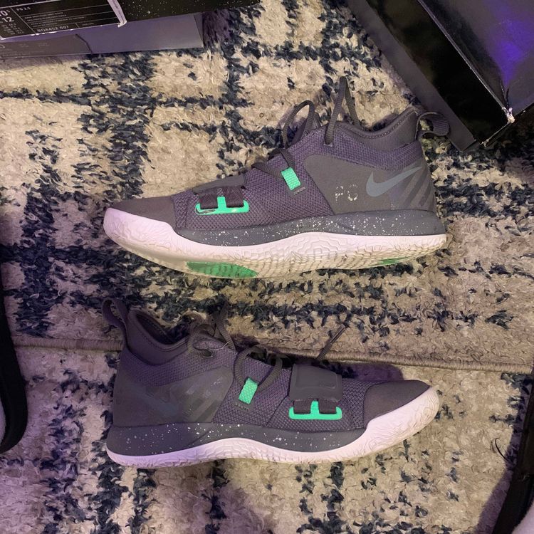 pg 2.5 grey green