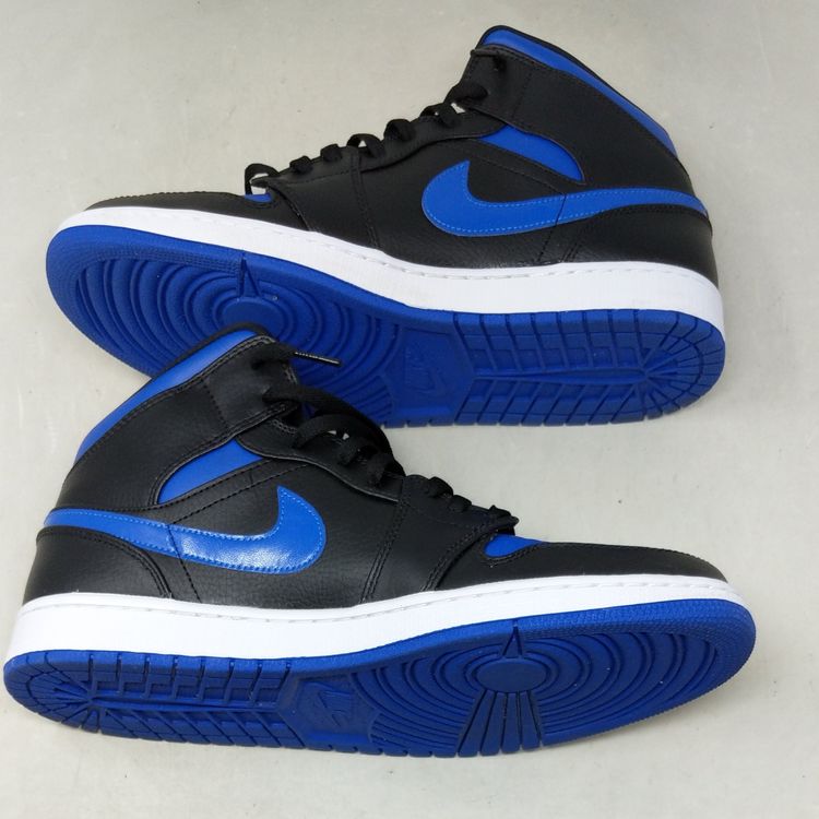 aj 1 mid black hyper royal