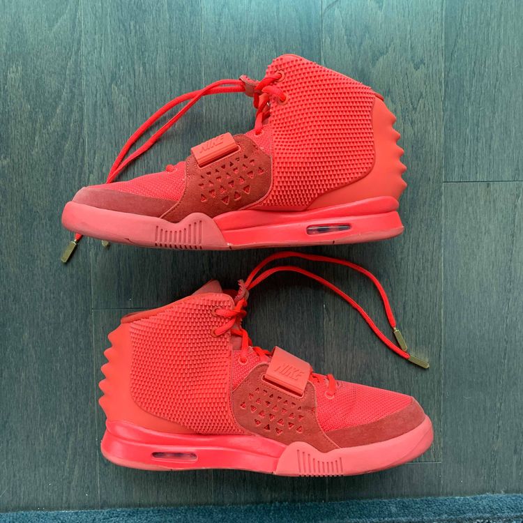 yeezy red october size 13