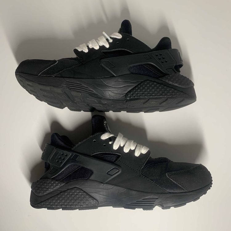 nike air huarache triple black