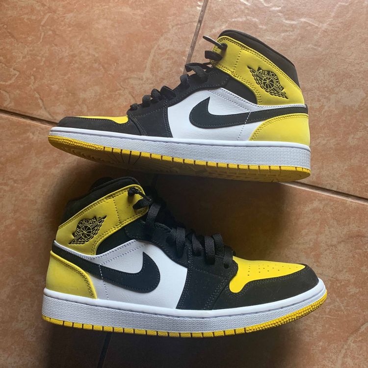 jordan 4 kaws stockx