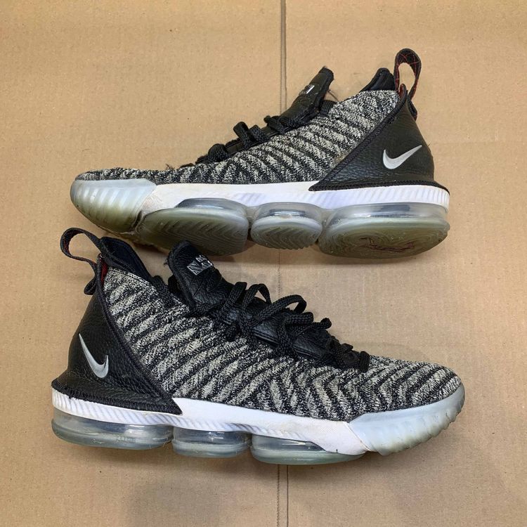 harga lebron 16