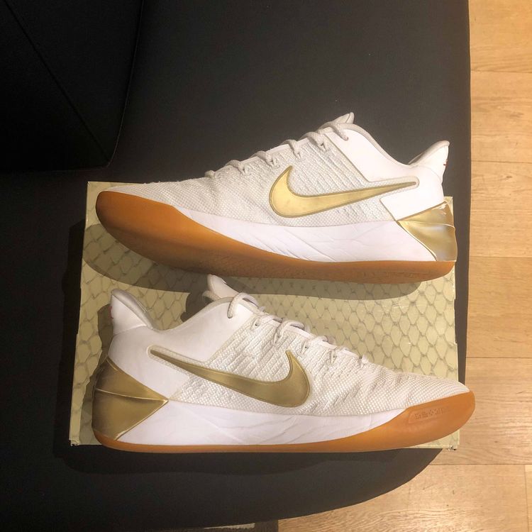 kobe ad big stage
