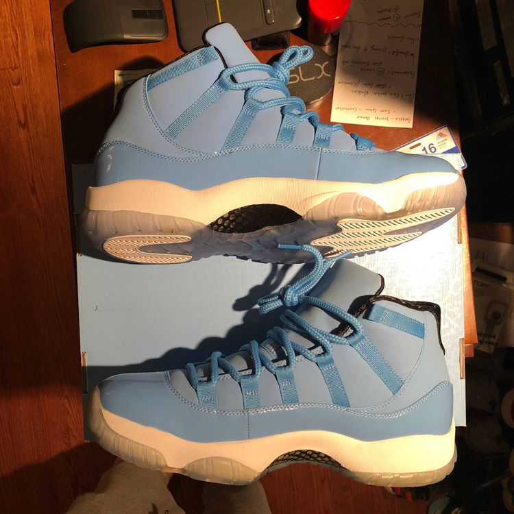 jordan 11 pantone