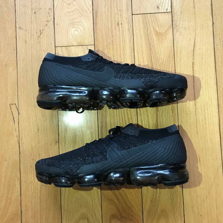 air vapormax triple black 2.0