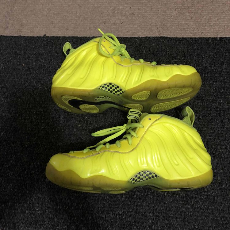 mens volt foamposites