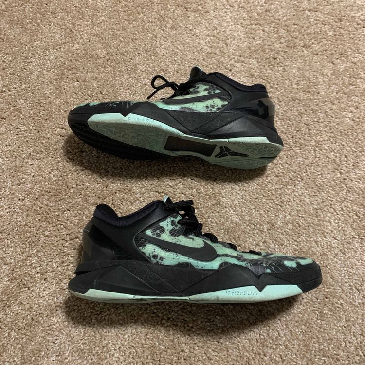poison frog kobe 7