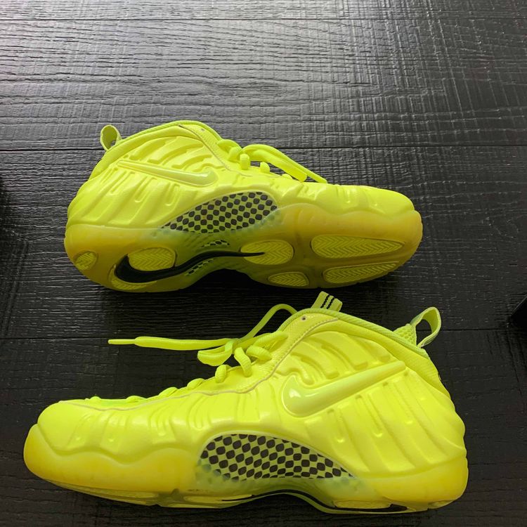 nike air foamposite pro volt