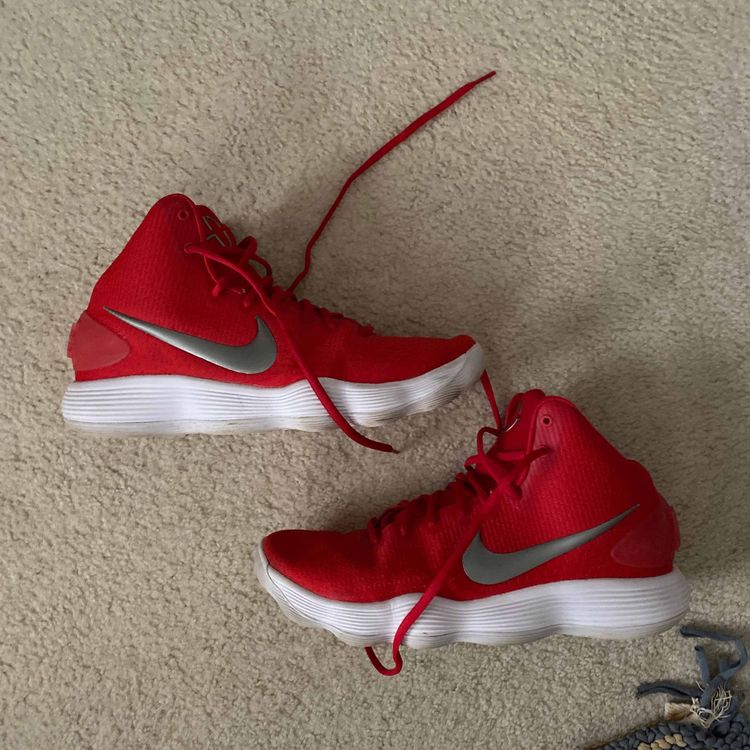 hyperdunk 2017 university red