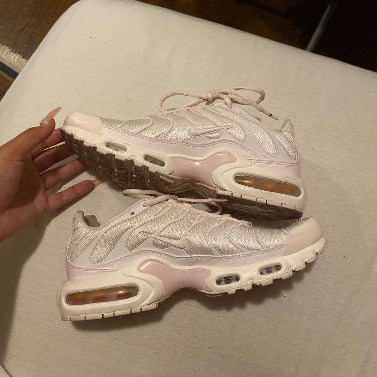 nike air max plus tn se pale pink