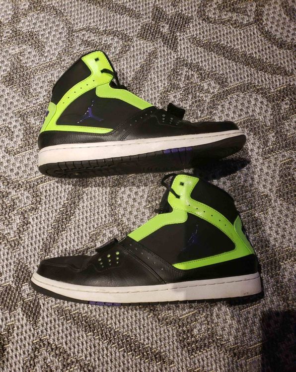 jordan flights with strap