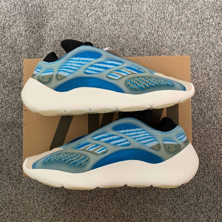 yeezy 700 v3 arzareth goat