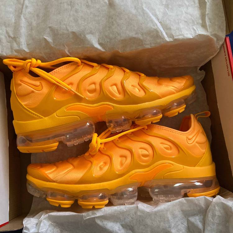 Wmns Air VaporMax Plus 'Orange' - Nike - CW7011 800 | GOAT