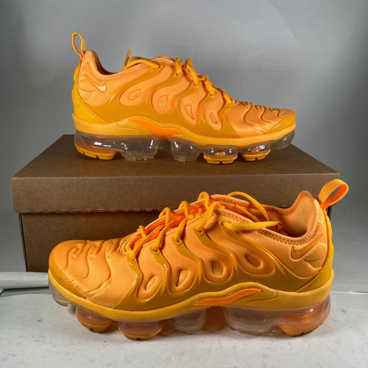 all orange vapormax plus