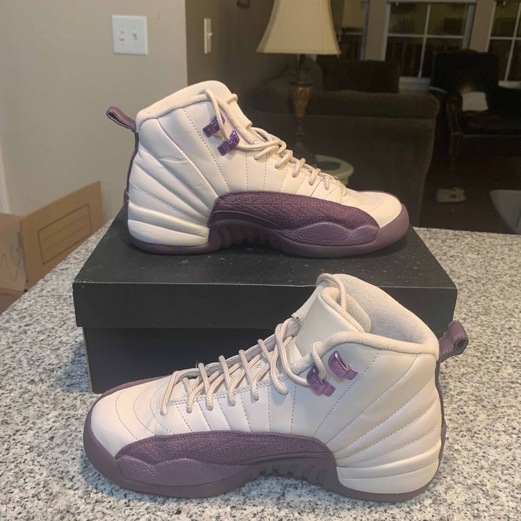 12s purple and white