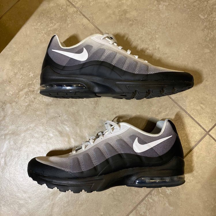 nike air max invigor khaki