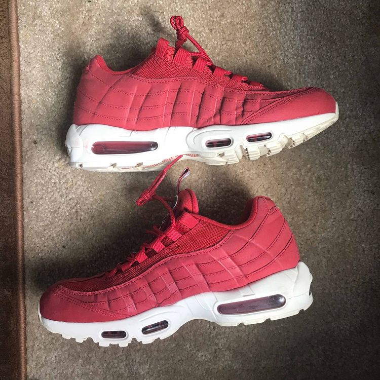 air max 95 red pull tab