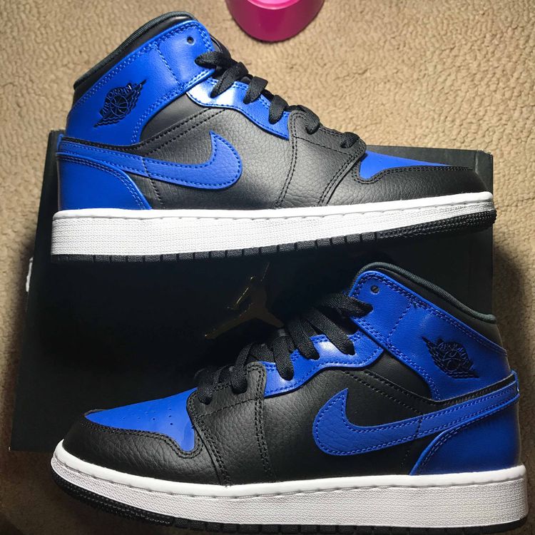 hyper royal custom